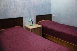 Гостевой дом KAKHRI Guest House Местиа Двухместный номер с 2 отдельными кроватями и ванной комнатой-3